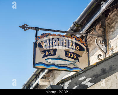 3. Juni 2018: Burgh Island, Bigbury on Sea, Devon, Großbritannien - das Vorzeichen der Sardelle Inn, gegründet 1336. Stockfoto