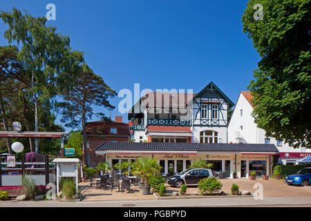 Café - Restaurant Die Vitrine am Timmendorfer Strand/Timmendorfer Strand, Badeort an der Ostsee, Ostholstein, Schleswig-Holstein, Deutschland Stockfoto