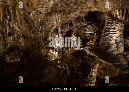 Baradle Höhle in Aggtelek Nationalpark in Hungury. Stalaktiten und Stalagmiten in einer Höhle, Stockfoto