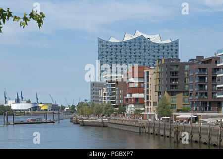 Elbphilharmonie und Dalmannkai HafenCity (Hafen City), Hamburg, Deutschland Stockfoto