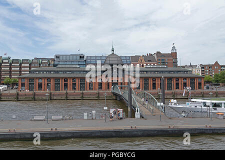 Ferry Bridge Altona (Fischmarkt), Hafen, Hamburg, Deutschland Stockfoto