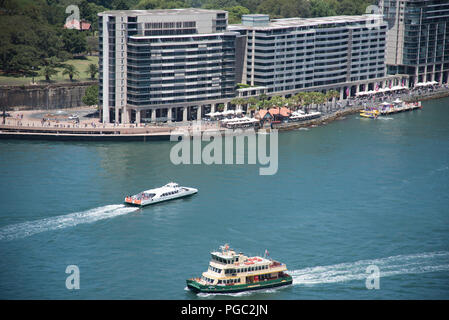 Blick von der Sydney Harbour Bridge Pylon Lookout, mit Blick auf den Circular Quay Stockfoto