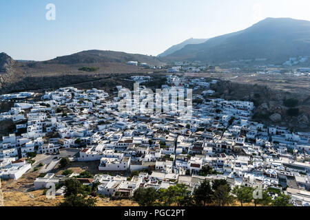 Dies ist ein picute der weißen Dorf Lindos an der Ostküste der griechischen Insel Rhodos Stockfoto