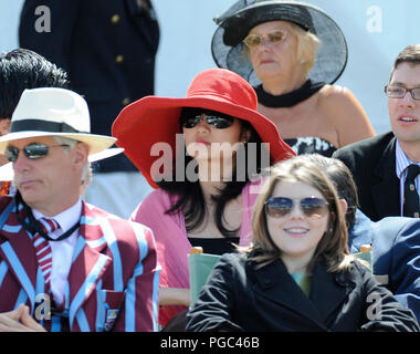 Henley auf Themse, ENGLAND, 03.07.2010, Henley Royal Regatta, die Dame, Im, Red Hat, © Peter SPURRIER Stockfoto