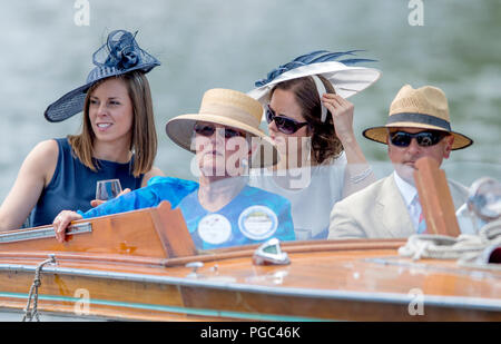 Henley auf Themse, ENGLAND, 03.07.2014, Henley Royal Regatta, flott Zuschauer, © Peter SPURRIER Stockfoto