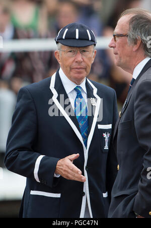 Henley auf Themse, ENGLAND, 05.07.2015, Henley Royal Regatta, Schiedsrichter Mike Baldwin, in, London Ruderverein, Blazer und Kappe, © Peter SPURRIER Stockfoto