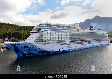 Norwegian Cruise Line Schiff Norwegian Bliss angedockt in Ketchikan, Alaska während ihrer ersten Saison kreuzen in den Gewässern von Alaska. Stockfoto