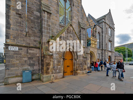 EDINBURGH SCHOTTLAND HORSE WYND UND QUEENS GALLERY GEBÄUDE Stockfoto