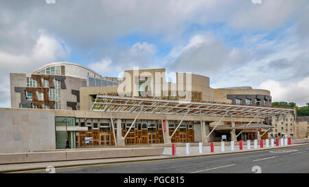 EDINBURGH SCHOTTLAND HORSE WYND und Schottisches Parlamentsgebäude Stockfoto