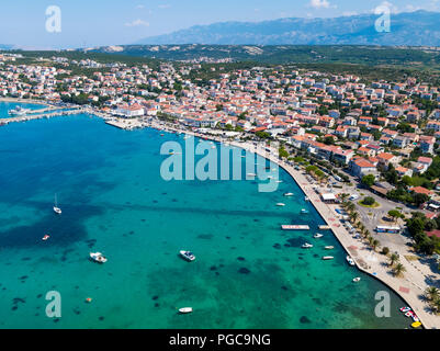 Luftaufnahme der Stadt Novalja Insel Pag, Kroatien Stockfoto