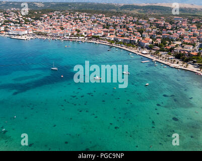 Luftaufnahme der Stadt Novalja Insel Pag, Kroatien Stockfoto