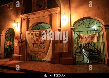 Tausende von Universität von Sonora Studenten auf dem Campus der Universität marschierte Gerechtigkeit im Fall der 43 vermissten Studenten aus Ayotzinapa, Guer zu verlangen. Stockfoto