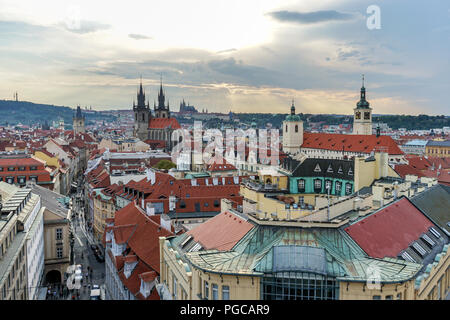 Blick auf die Altstadt von Prag am Abend Stockfoto