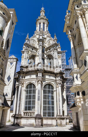 Le Château de Chambord est un Château français situé dans la Commune de Chambord. Architektur extraordinaire imaginée pour la Gloire de François I Stockfoto