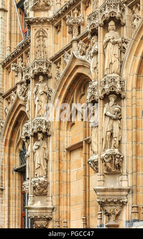 Leuven, Belgien - 19. Januar 2015: Fassade des gotischen Rathaus am Grote Markt Stockfoto