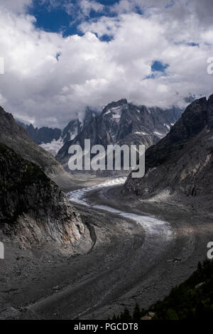 Chamonix, Frankreich. 24. August 2018. Bildende Kunst, Landschaft Bilder von Mt Blanc und die umliegenden Berge, Chamonix, Frankreich 24/08/2018 Stockfoto