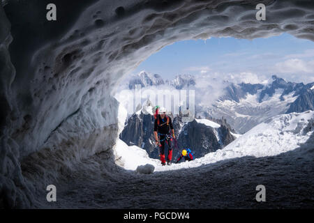 Chamonix, Frankreich. 24. August 2018. Bildende Kunst, Landschaft Bilder von Mt Blanc und die umliegenden Berge, Chamonix, Frankreich 24/08/2018 Stockfoto