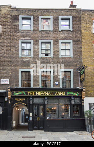 Äußere des neu eröffneten Newman Arme, Rathbone Street, London, UK Stockfoto