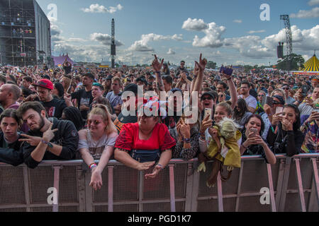 Reading, Berkshire, Großbritannien. 25. August 2018. Masse an Reading Festival 2018. Quelle: Jim Houlbrook/Alamy leben Nachrichten Stockfoto