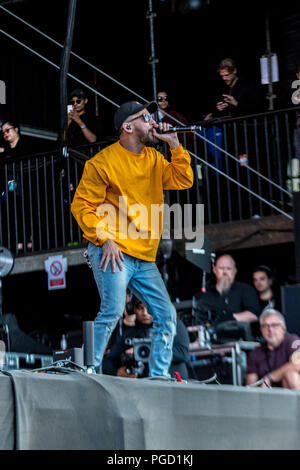 Reading, Berkshire, Großbritannien. 25. August 2018. Mike Shinoda at Reading Festival 2018. Quelle: Jim Houlbrook/Alamy leben Nachrichten Stockfoto