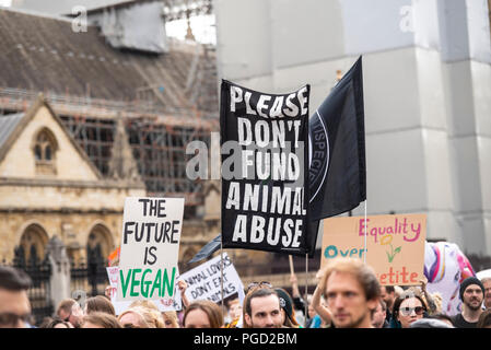 Die offizielle Tierrechte März statt mit Demonstranten vor den Häusern des Parlaments von Surge organisiert, bestehend aus Veganer protestieren gegen die Verwendung von Tieren als Lebensmittel Stockfoto