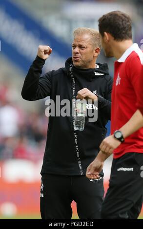 Köln, Deutschland. 25 Aug, 2018. firo: 25.08.2018, Fußball, 2.Bundesliga, Saison 2018/2019, 1.FC Köln - Erzgebirge Aue Trainer Markus starten, Koln, Geste | Verwendung der weltweiten Kredit: dpa/Alamy leben Nachrichten Stockfoto