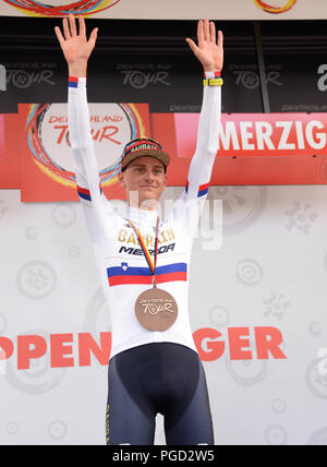 Merzig, Deutschland. 25 Aug, 2018. Radfahren, UCI Europeanseries, Deutschland Tour, Trier - Merzig (177, 00 Km), Stufe 3. Matej Mohoric aus Slowenien aus Team Bahrain-Merida ist etappensieger, neue Gewinner, beste Sprinter und Best Junior Rider. Credit: Harald Tittel/dpa/Alamy leben Nachrichten Stockfoto