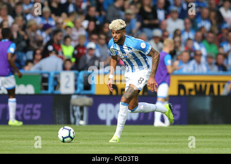 Huddersfield, Großbritannien. 25. Aug 2018. Philip Abrechnung von Huddersfield Town in Aktion. Premier League match, Huddersfield Town v Cardiff City an der John Smith's Stadion in Huddersfield, West Yorkshire am Samstag, den 25. August 2018. Nur die redaktionelle Nutzung, eine Lizenz für die gewerbliche Nutzung erforderlich. Keine Verwendung in Wetten, Spiele oder einer einzelnen Verein/Liga/player Publikationen. pic von Chris Stading/Andrew Orchard sport Fotografie/Alamy leben Nachrichten Stockfoto