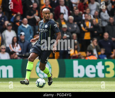 Wolverhampton, Großbritannien. 25. Aug 2018. Vincent Kompany an Manchester City in der Premier League Match zwischen Wolverhampton Wanderers und Manchester City an molineux am 25. August 2018 in Wolverhampton, England. (Foto von John rainford/phcimages.com) Credit: PHC Images/Alamy leben Nachrichten Stockfoto