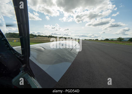 Cumbernauld, Schottland, Großbritannien. 25. Aug 2018. Spezielle Spitfire Flüge in Cumbernauld Airport, Cumbernauld, Schottland, Großbritannien - 25 August 2018 Credit: Colin Fisher/Alamy leben Nachrichten Stockfoto