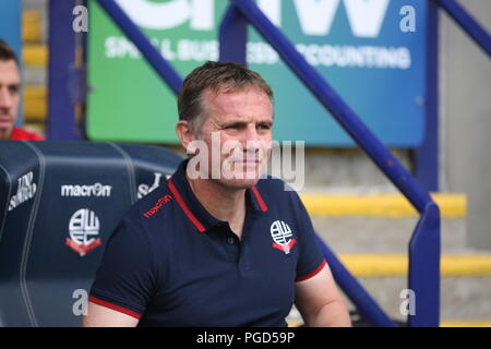 Bolton, Lancashire, UK. 25 August, 2018. Bolton Wanderers Manager Phil Parkinson im dugout vor der EFL Meisterschaftspiel Bolton Wanderers v Sheffield United. Foto: Simon Newbury/Alamy leben Nachrichten Stockfoto