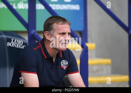 Bolton, Lancashire, UK. 25 August, 2018. Bolton Wanderers Manager Phil Parkinson im dugout vor der EFL Meisterschaftspiel Bolton Wanderers v Sheffield United. Foto: Simon Newbury/Alamy leben Nachrichten Stockfoto