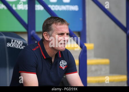 Bolton, Lancashire, UK. 25 August, 2018. Bolton Wanderers Manager Phil Parkinson im dugout vor der EFL Meisterschaftspiel Bolton Wanderers v Sheffield United. Foto: Simon Newbury/Alamy leben Nachrichten Stockfoto