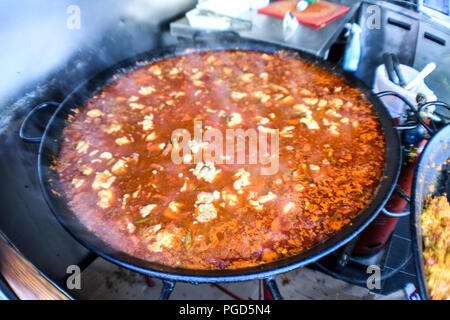 London, Großbritannien. 25 Aug, 2018. Lebensmittelmarkt an der Southbank, London, UK. Am 25. August 2018 Bild Capital/Alamy leben Nachrichten Stockfoto