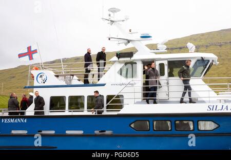 Hvalvik, Färöer, Dänemark. 25 Aug, 2018. Kronprinz Frederik und Kronprinzessin Mary von Dänemark visits Hvalvik, am 25. August 2018, auf der 3 der 4 Tage Besuch auf den Färöern Foto: Albert Nieboer/Niederlande/Point de Vue | Quelle: dpa/Alamy leben Nachrichten Stockfoto
