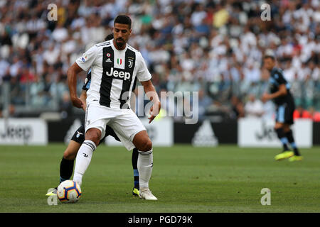 Torino, Italien. 25 August, 2018. Sami Khedira von Juventus Turin FC in Aktion während der Serie ein Fußballspiel zwischen FC Juventus und SS Lazio. Credit: Marco Canoniero/Alamy Live News Credit: Marco Canoniero/Alamy leben Nachrichten Stockfoto