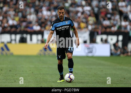 Torino, Italien. 25 August, 2018. Stefan Radu von SS Lazio in Aktion während der Serie ein Fußballspiel zwischen FC Juventus und SS Lazio. Credit: Marco Canoniero/Alamy Leben Nachrichten. Credit: Marco Canoniero/Alamy leben Nachrichten Stockfoto