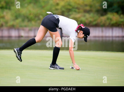 Jeongseon, östlich von Seoul, Südkorea. 23 Aug, 2018. Shin-Ae Ahn (KOR) Golf: Shin-Ae Ahn von Südkorea auf dem 11 Grün während der ersten Runde der KLPGA Hoch 1 Resort Ladies Open 2018 auf dem High 1 Country Club in Jeongseon, östlich von Seoul, Südkorea. Quelle: Lee Jae-Won/LBA/Alamy leben Nachrichten Stockfoto