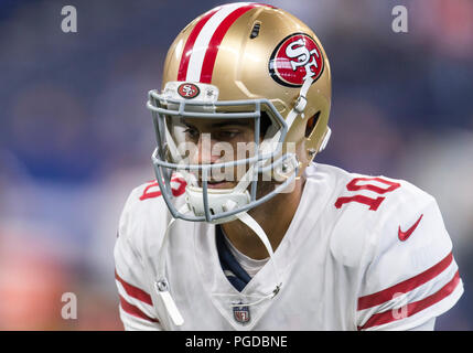 25. August 2018: San Francisco 49ers quarterback Jimmy Garoppolo (10) Während der NFL Football preseason Spiel zwischen den San Francisco 49ers und die Indianapolis Colts im Lucas Oil Stadium in Indianapolis, Indiana. Indianapolis besiegt San Francisco 23-17. Johann Mersits/CSM. Stockfoto