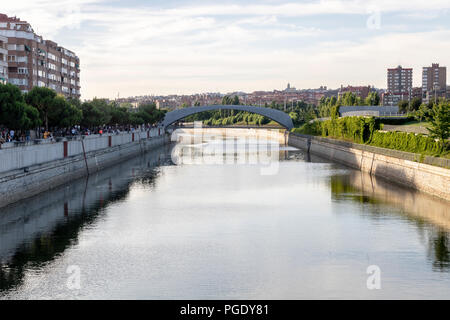 Brücke in Madrid Rio Stockfoto