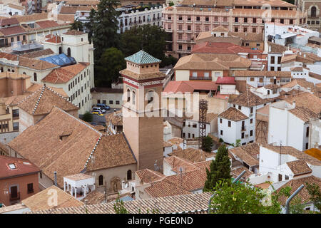 August 2017 - Panorama Luftbild von Dächern und Straßen in Granada, Spanien Stockfoto