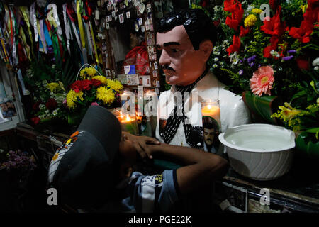 Altar en Ehre ein Jesús Malverde Jesús Malverde que Es venerado como Santo el cual todos los Días atrae a cientos de seguidores ein su capilla de la Cap Stockfoto