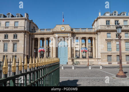 L'Assemblée Nationale Forme, Avec le Sénat, le Parlement De La Cinquième République Française. Sohn Rolle principal est de Débattre, d'amender et de Vot Stockfoto