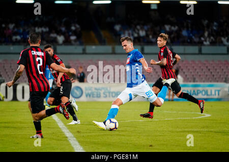 Neapel, Italien. 25 Aug, 2017. Neapel - Italien 25/08/2018 Arkadiusz Milik während der Serie ein Match zwischen S.S.C. gesehen NAPOLI und AC Mailand im Stadio San Paolo von Neapel. Endstand S.S.C. Neapel - AC. Mailand 3-2 Credit: Emanuele Sessa/Pacific Press/Alamy leben Nachrichten Stockfoto