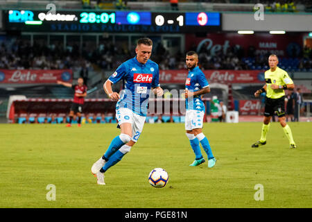 Neapel, Italien. 25 Aug, 2017. Neapel - Italien 25/08/2018 Piotr Zielinski und Lorenzo Insigne während der Serie ein Match zwischen S.S.C. gesehen NAPOLI und AC Mailand im Stadio San Paolo von Neapel. Endstand S.S.C. Neapel - AC. Mailand 3-2 Credit: Emanuele Sessa/Pacific Press/Alamy leben Nachrichten Stockfoto