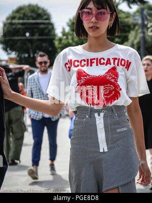 Florenz, Italien. 14 Juni, 2018. Florenz-14 Juni 2018 Frauen auf der Straße während der Pitti. Credit: Mauro Del Signore/Pacific Press/Alamy leben Nachrichten Stockfoto