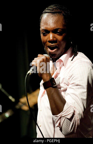 Belgische/Kongolesischen rapper Baloji am Nuits du Botanique in Brüssel (Belgien, 17.05.2010) Stockfoto