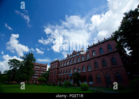 Curzon Hall der Universität von Dhaka. Es wurde gebaut, um ein Rathaus und benannt nach Lord Curzon, Vizekönig von Indien, der seinen im Jahre 1904 Grundstein. A Stockfoto