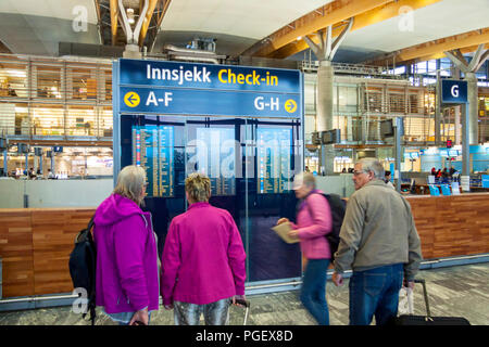 OSLO Gardermoen, Norwegen - 2. NOVEMBER: in Oslo Gardermoen International Airport am 2. November 2014 in Oslo. Der Flughafen hat größte Beifahrerseite Stockfoto