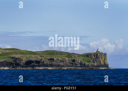 Einen kleinen Leuchtturm auf der Insel Canna. Canna ist die westlichste der kleinen Inseln, Schären, in der Schottischen Inneren Hebriden. Stockfoto